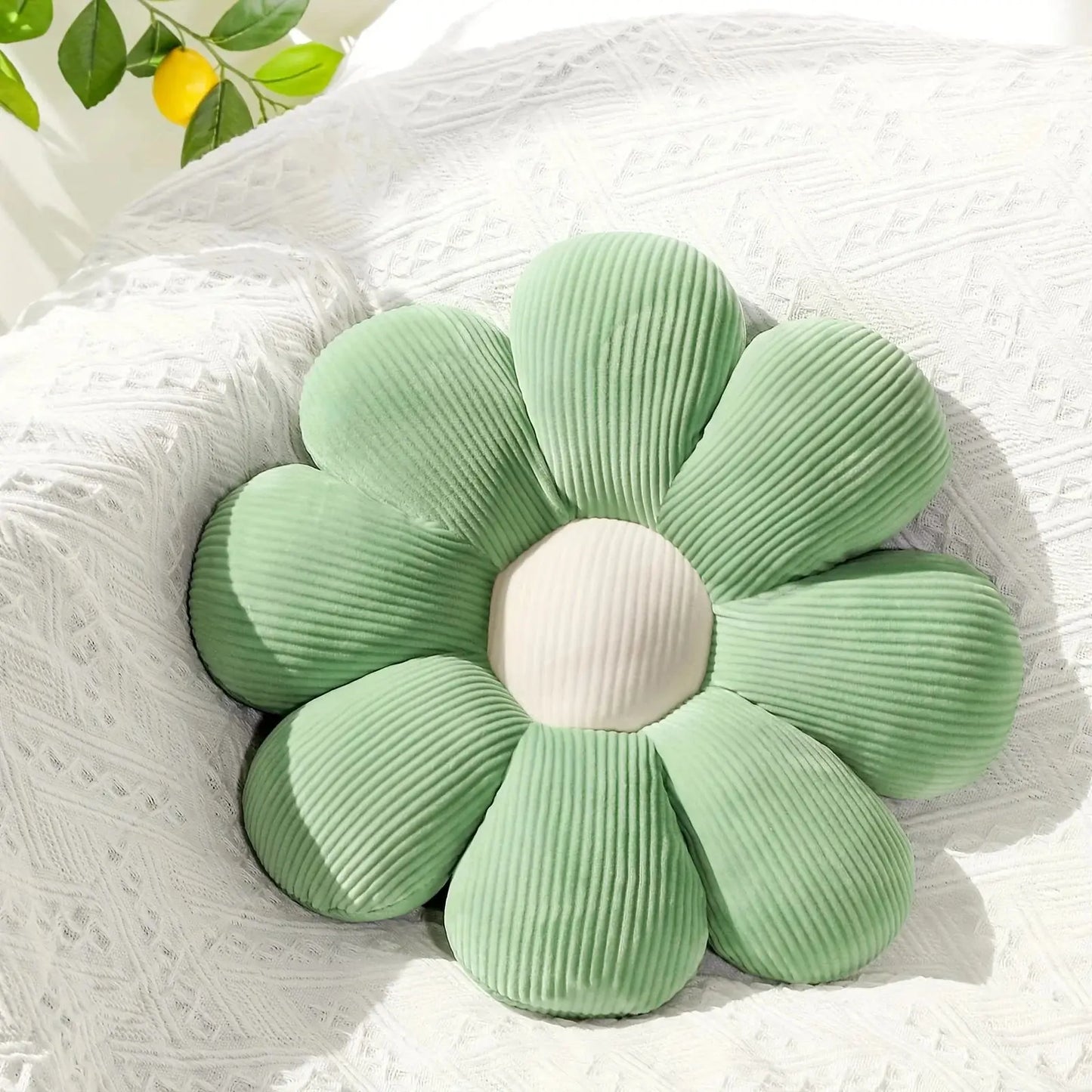 Coussin fleur chambre bébé - Monde à maman