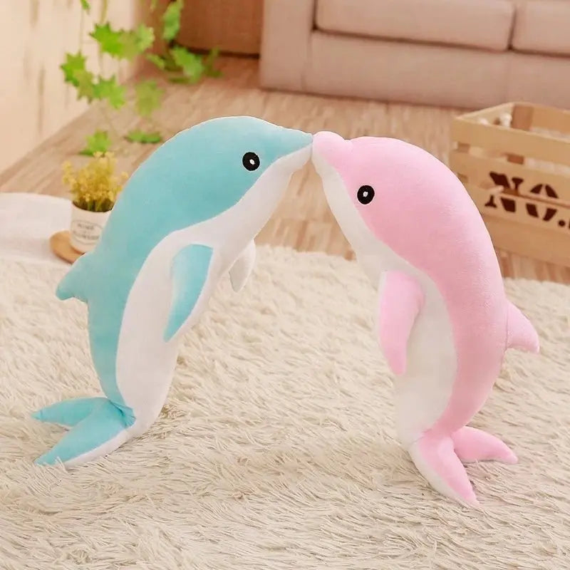 Peluche dauphin vue de face, tissu doux et sécurisé – Monde à maman