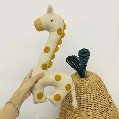doudou-bébé-girafe-monde-a-maman