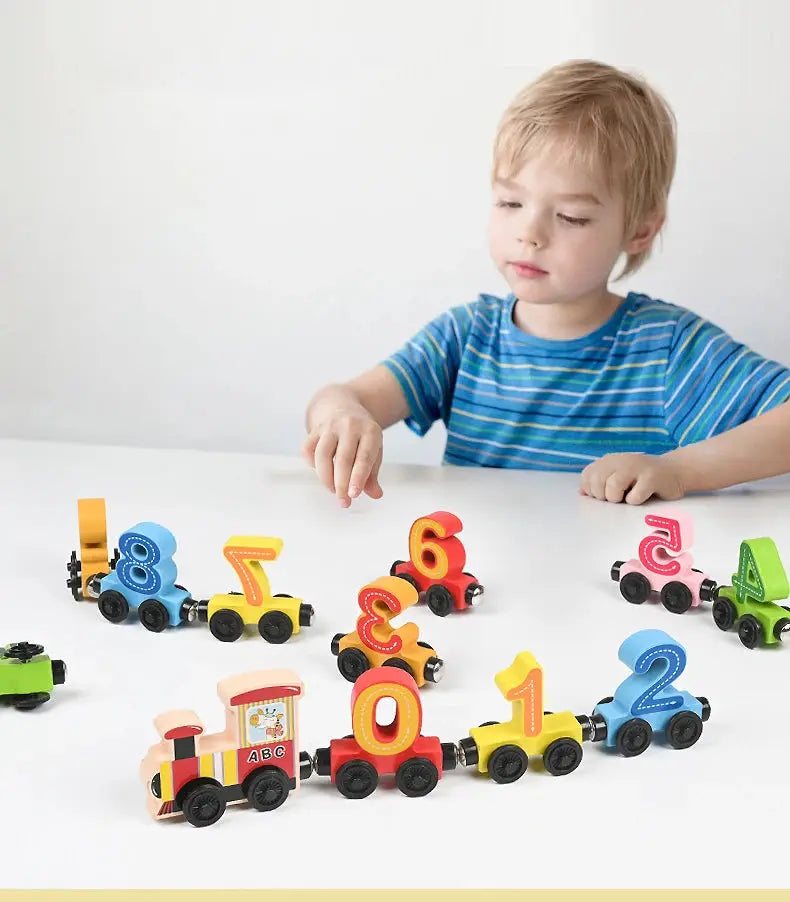 Train magnétique en bois - Monde à maman