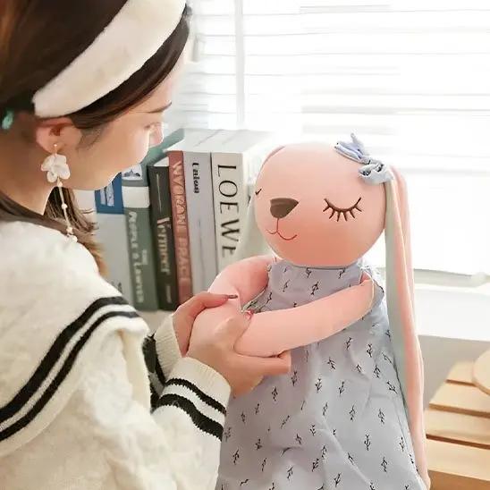 Peluche lapin pour fille - Monde à maman