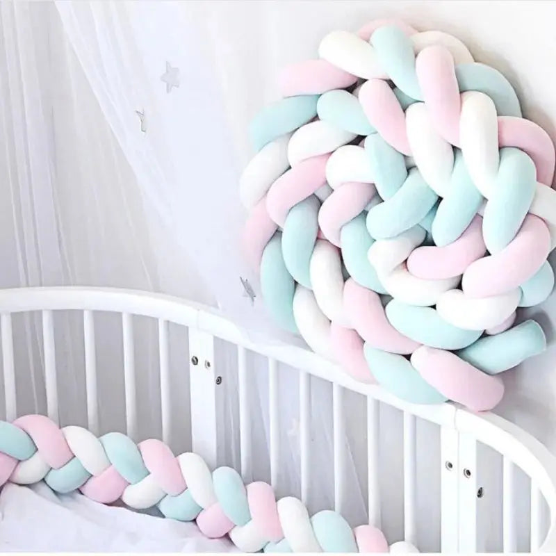 Tour de lit pour bébé - Monde à maman